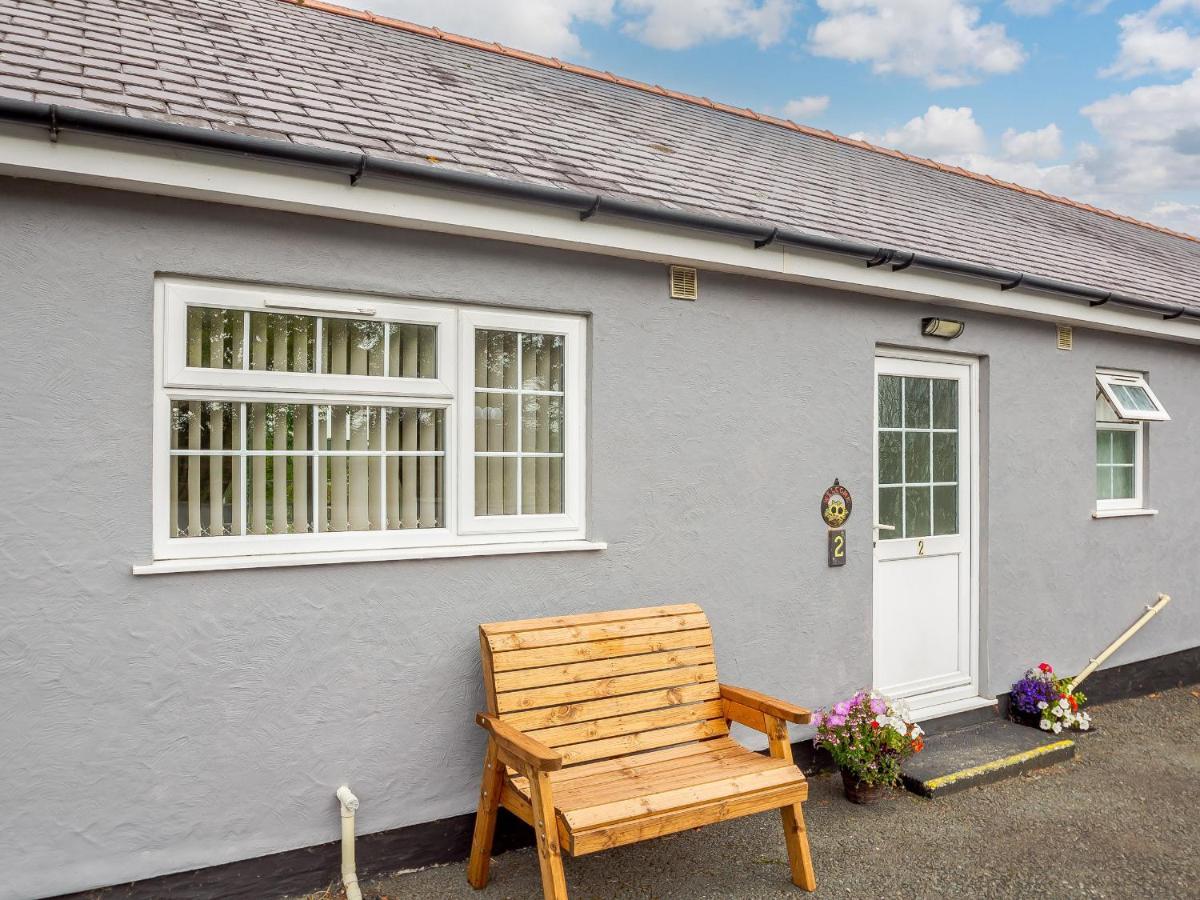 2 Black Horse Cottages Pentraeth Exterior photo