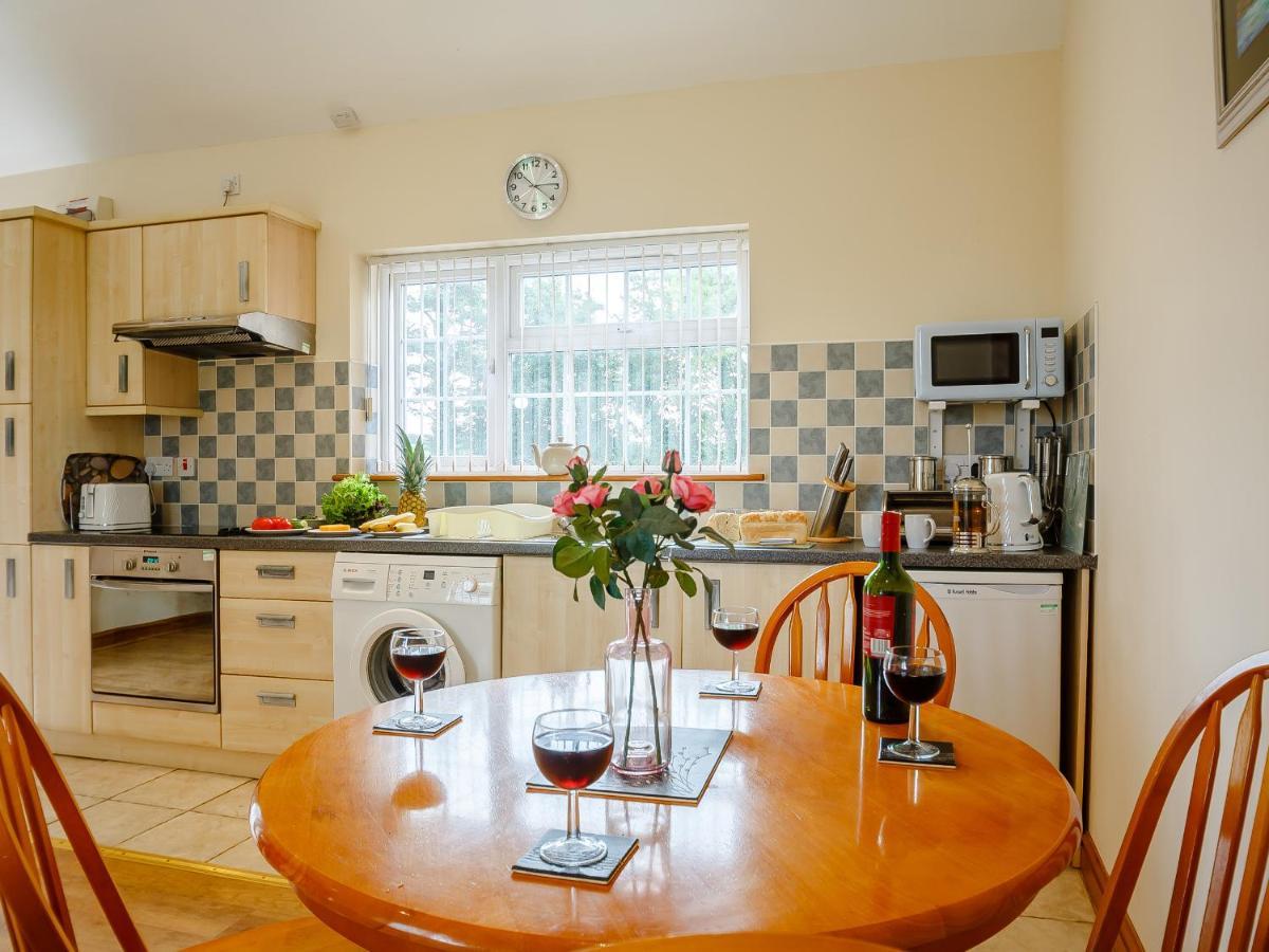 2 Black Horse Cottages Pentraeth Exterior photo