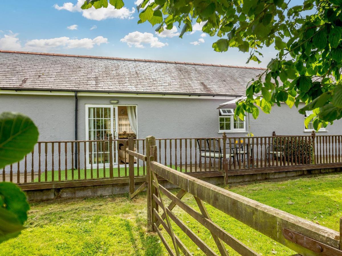 2 Black Horse Cottages Pentraeth Exterior photo